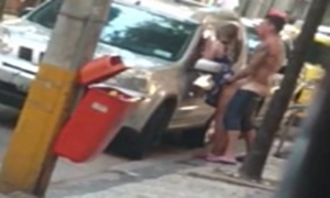 ksenmart.ru de sexo amador comendo a loira gata no meio da rua